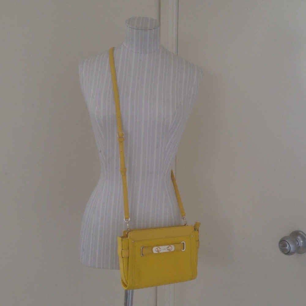 Coach Swagger Crossbody Clutch